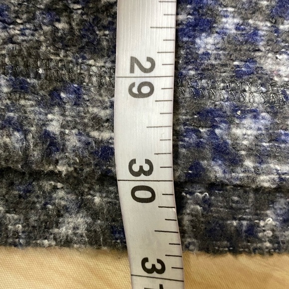 Disney Store Sweater Fleece Pooh Eeyore Gray Snowflakes Trees Holidays  Size L - Picture 6 of 6